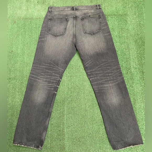 Essentials Jeans - Picture 3 of 4